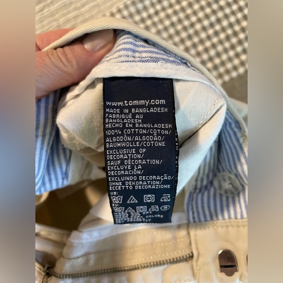 🇺🇸 Tommy Hilfiger Khaki Shorts Size 12 - Picture 5 of 10